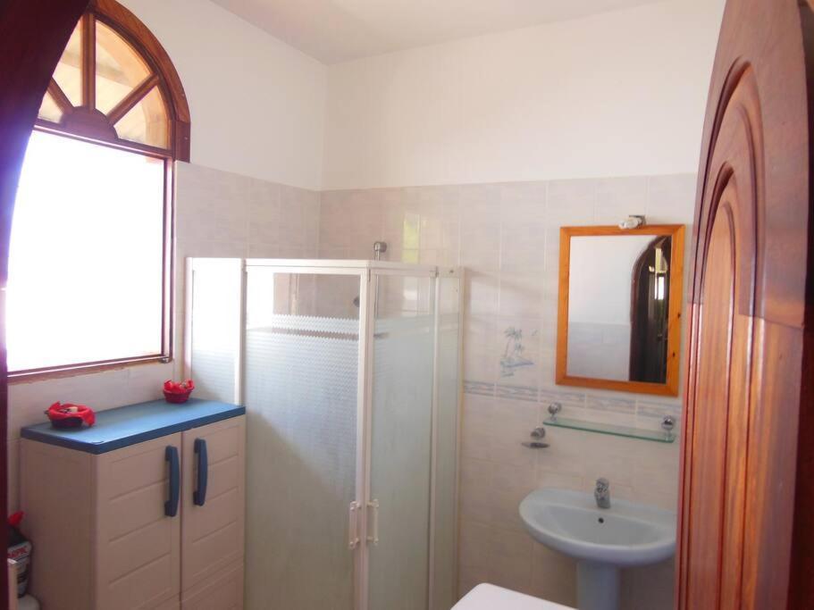 Maison Situee Dans Un Petit Village De Pecheur لو كاربيت المظهر الخارجي الصورة
